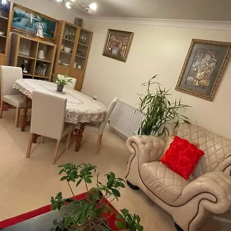 Cozy Homestay Croydon Exterior photo